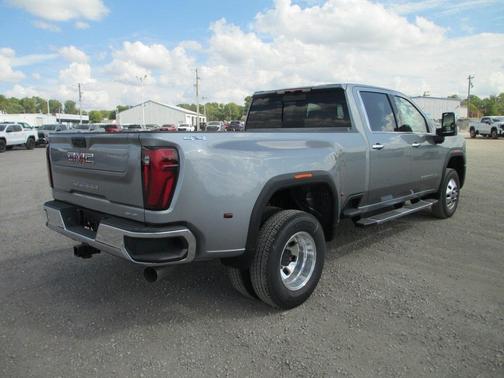 2026 GMC Sierra 3500 SLT