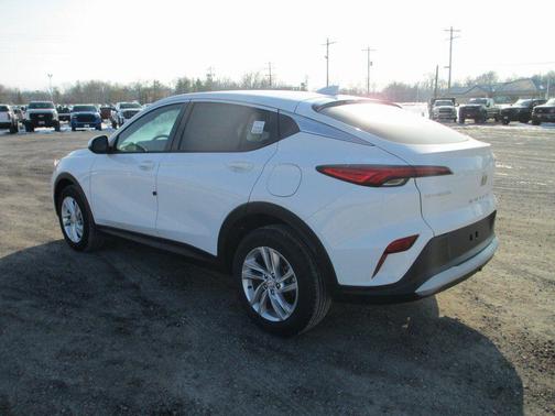 Summit White 2026 Buick Envista Preferred