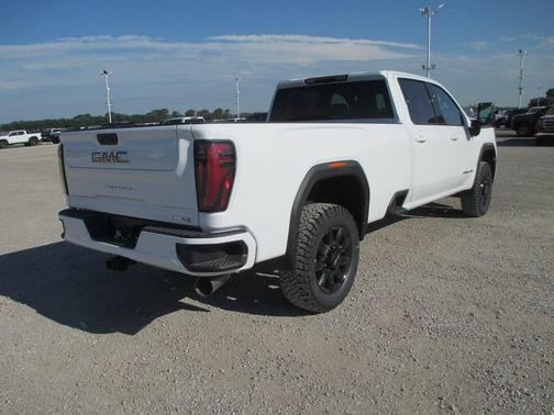 2025 GMC Sierra 3500 AT4