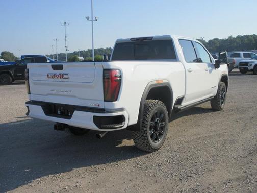 2025 GMC Sierra 2500 AT4