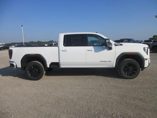 2025 GMC Sierra 2500 AT4