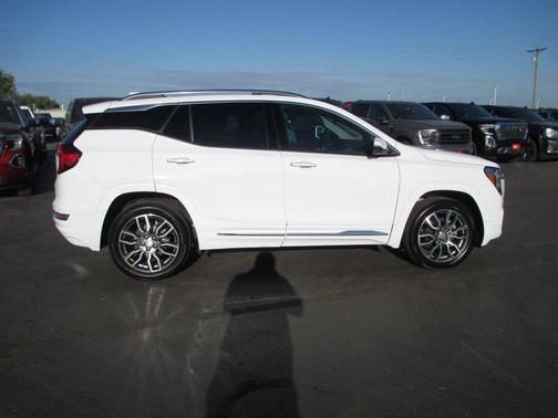 2023 GMC Terrain Denali