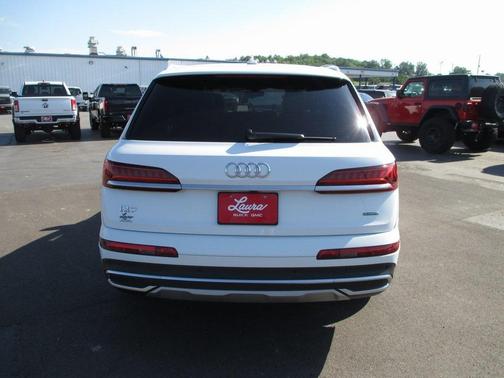 2021 Audi Q7 45 Premium Plus