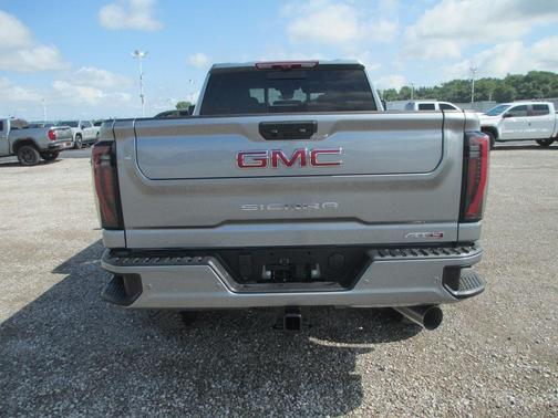 2025 GMC Sierra 2500 AT4