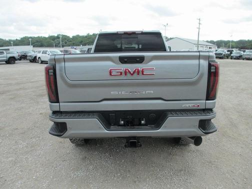 2025 GMC Sierra 3500 AT4