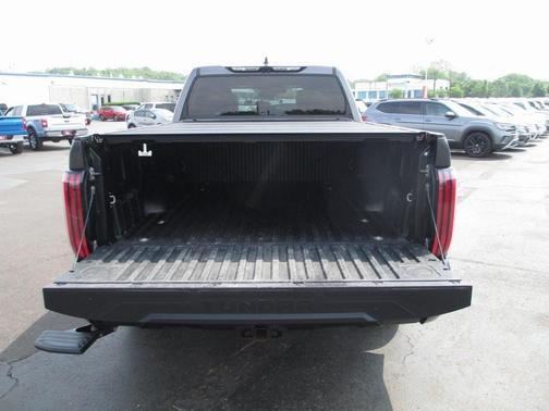 2022 Toyota Tundra Hybrid Platinum