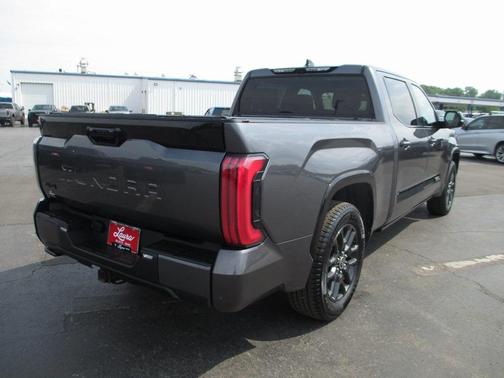 2022 Toyota Tundra Hybrid Platinum