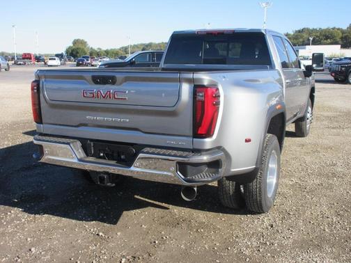 2026 GMC Sierra 3500 SLE