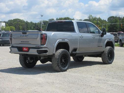 2025 GMC Sierra 2500 AT4