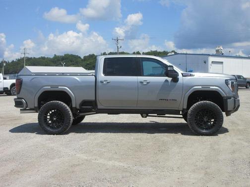 2025 GMC Sierra 2500 AT4