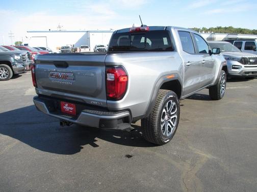 2024 GMC Canyon AT4