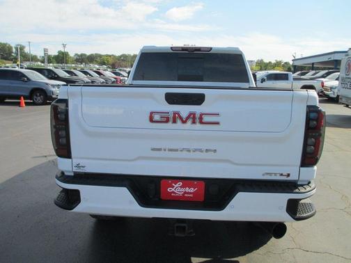 2022 GMC Sierra 2500 AT4