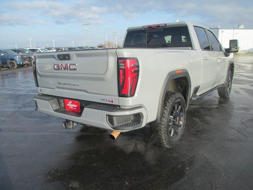 2024 GMC Sierra 2500 AT4