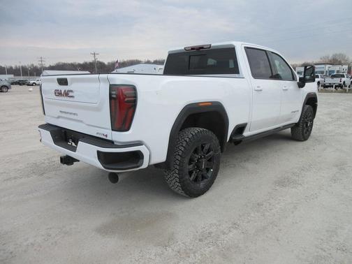 2025 GMC Sierra 2500 AT4