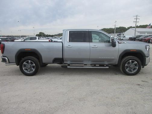 2025 GMC Sierra 3500 SLT