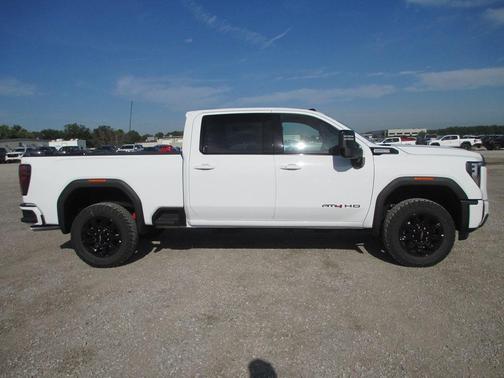 2025 GMC Sierra 2500 AT4
