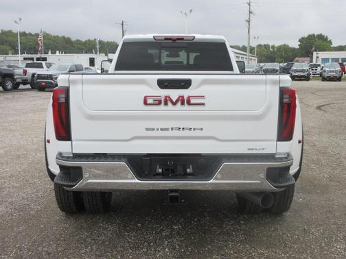 2026 GMC Sierra 3500 SLT