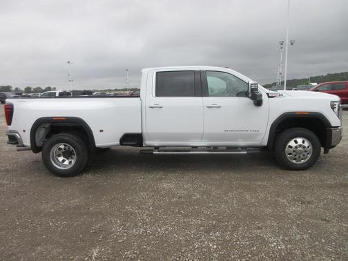 2026 GMC Sierra 3500 SLT
