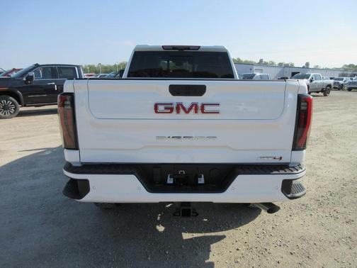 2025 GMC Sierra 2500 AT4