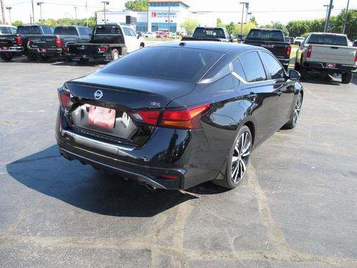 2022 Nissan Altima 2.5 SR