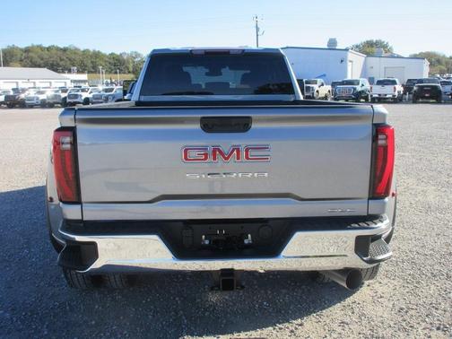 2026 GMC Sierra 3500 SLE