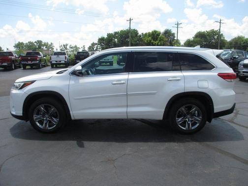 2019 Toyota Highlander Limited Platinum