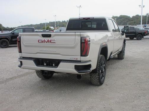 2026 GMC Sierra 3500 AT4