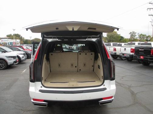 2022 Cadillac Escalade ESV Premium Luxury