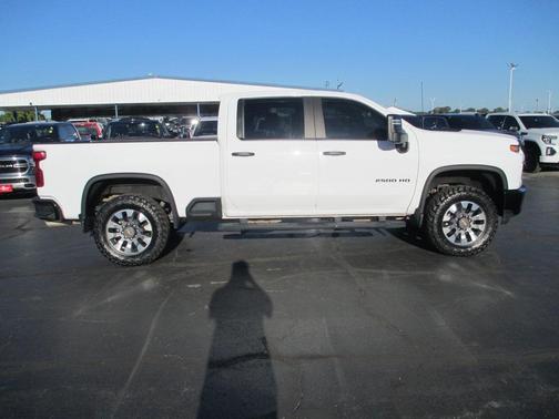 2022 Chevrolet Silverado 2500 Custom