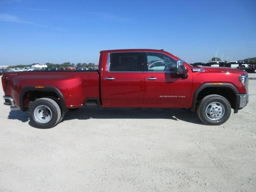 2026 GMC Sierra 3500 SLT