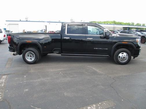 2023 GMC Sierra 3500 Denali
