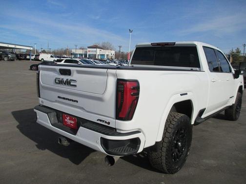 2024 GMC Sierra 2500 AT4