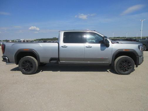 2025 GMC Sierra 3500 AT4