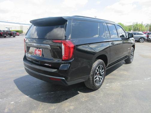 2023 GMC Yukon XL AT4