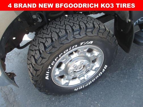 Magnetic Metallic 2016 Ford F-250 XLT