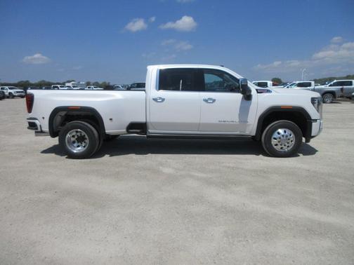 2025 GMC Sierra 3500 Denali