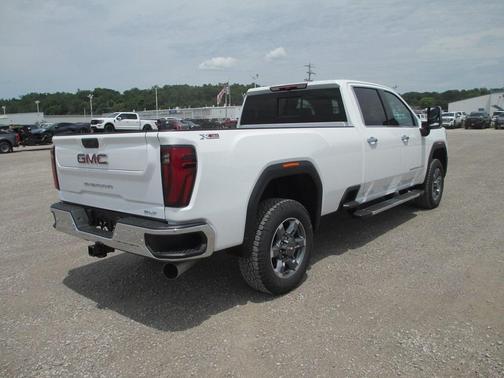 2025 GMC Sierra 3500 SLT