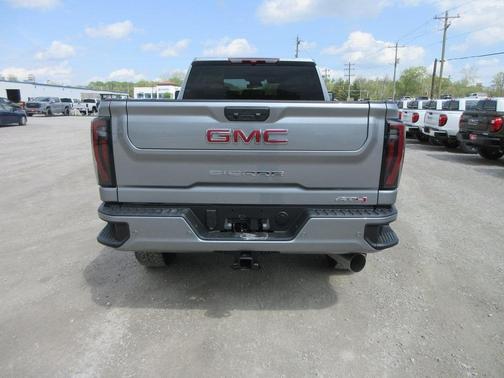 2025 GMC Sierra 2500 AT4
