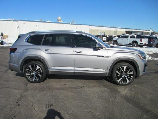 2024 Volkswagen Atlas 2.0T SEL Premium R-Line