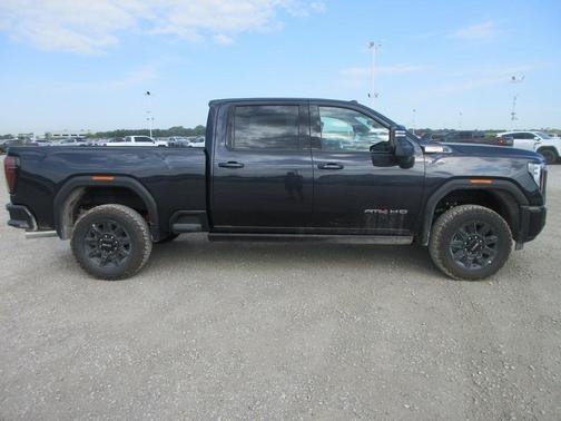 2025 GMC Sierra 3500 AT4