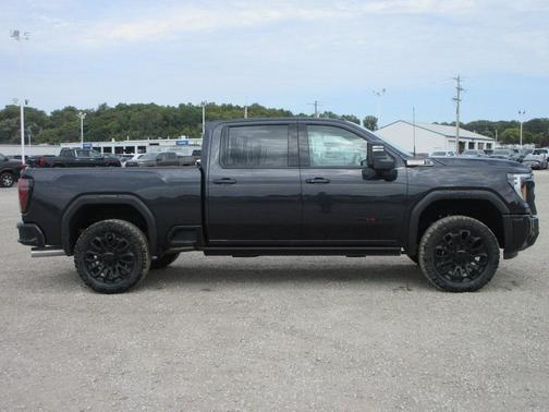 2025 GMC Sierra 2500 AT4