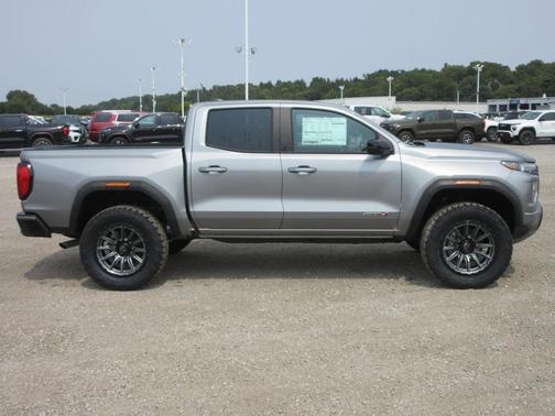 2025 GMC Canyon AT4
