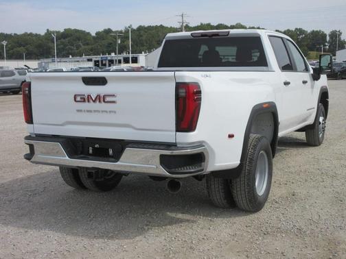 2026 GMC Sierra 3500 Pro