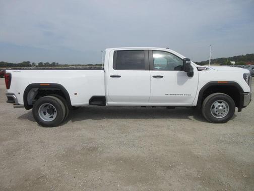 2026 GMC Sierra 3500 Pro
