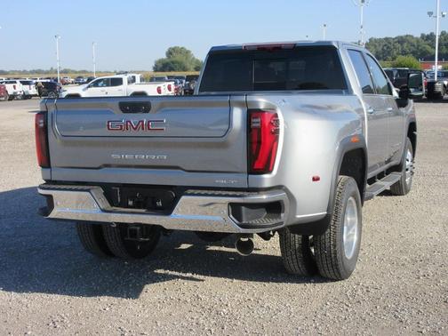 2026 GMC Sierra 3500 SLT
