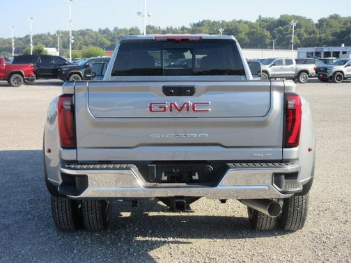 2026 GMC Sierra 3500 SLT