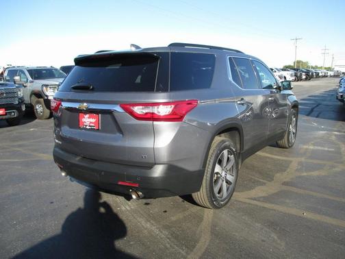 2021 Chevrolet Traverse LT Leather