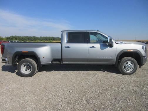 2026 GMC Sierra 3500 SLT