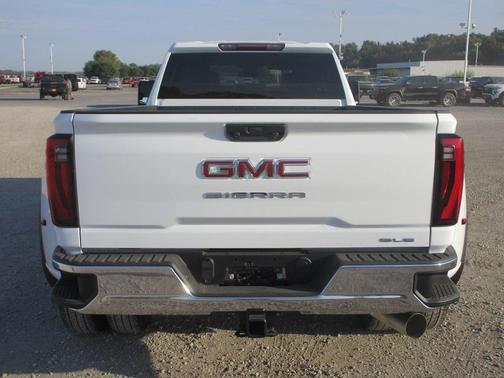 2026 GMC Sierra 3500 SLE