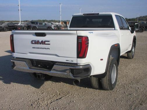 2026 GMC Sierra 3500 SLE
